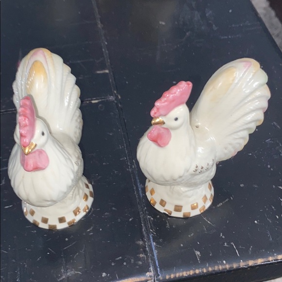 Lennox Rooster salt and pepper shakers! - Picture 1 of 2